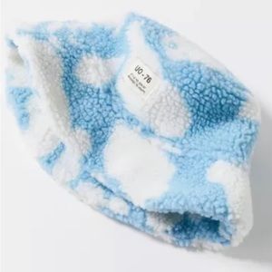Urban Outfitters Uo Printed Sherpa Bucket Hat In Blue